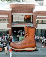 424174-2-worlds-largest-boot-640w.jpg